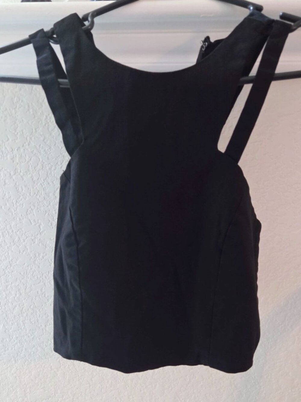 Black crop top